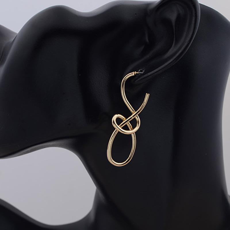 Полые нерегулярные витые завязанные серьги-гвоздики, уникальный дизайн, минимальзитовые серьги, женские вечерние украшения для ушей