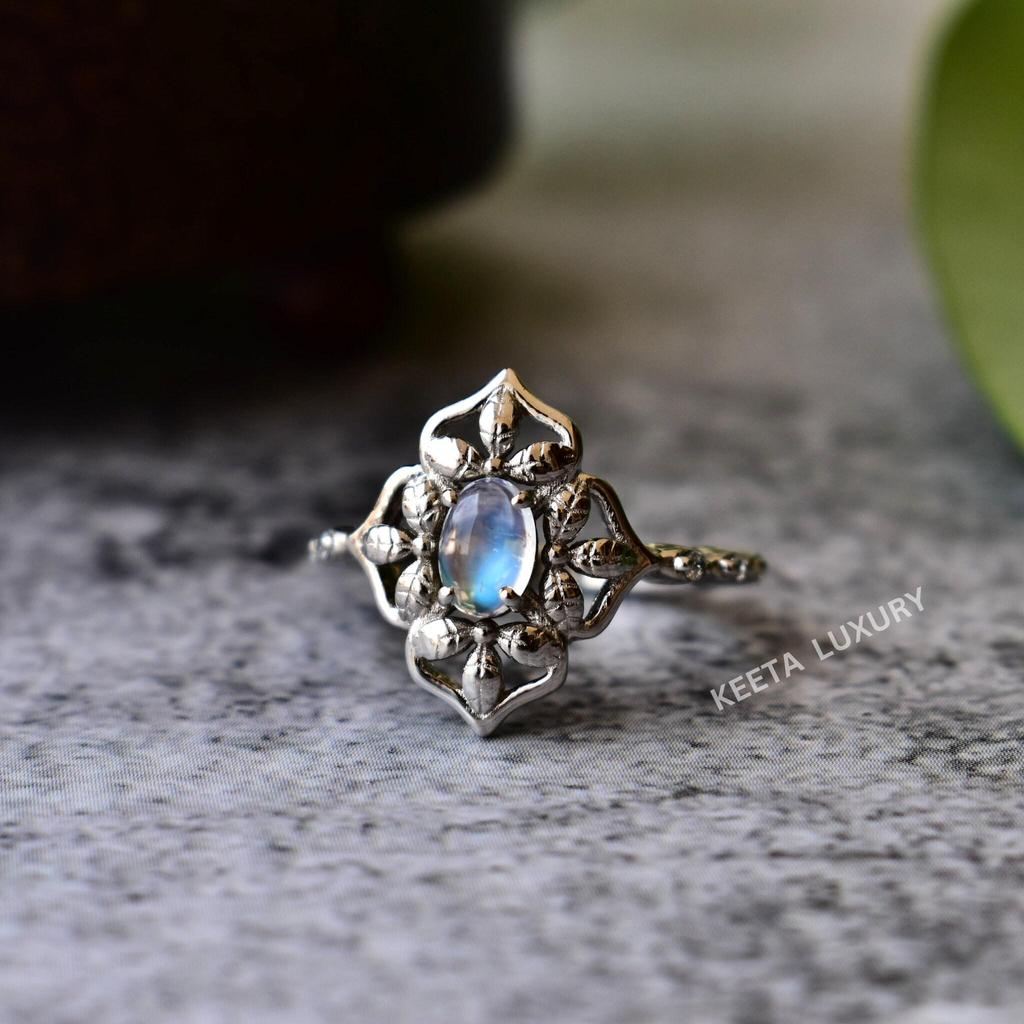 Finest quality moonstone ring, Moonstone leaves ring , celestial moonstone Bridal/ engagement ring  ring , Wedding jewelry ,  moon ring