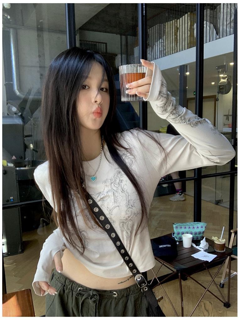 Хлопковая футболка с длинным рукавом с принтом - Дизайн приталенного кроя для начала осени