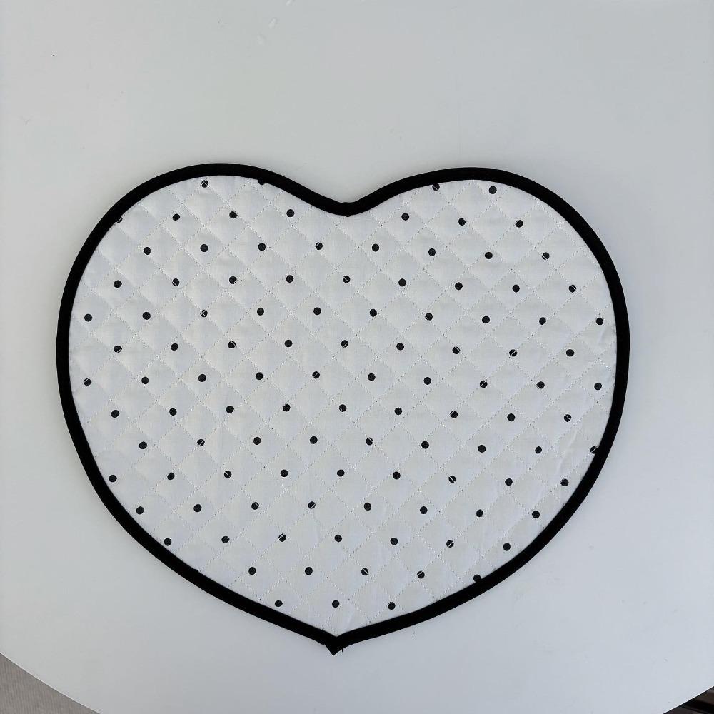 Washable Heart-shaped Bowl Pad Romantic Coaster Portable Quilted Mat  Photography Props