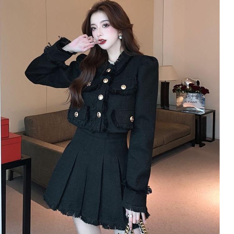 Шикарный женский костюм во французском стиле: Комплект из двух предметов: куртка и короткая юбка