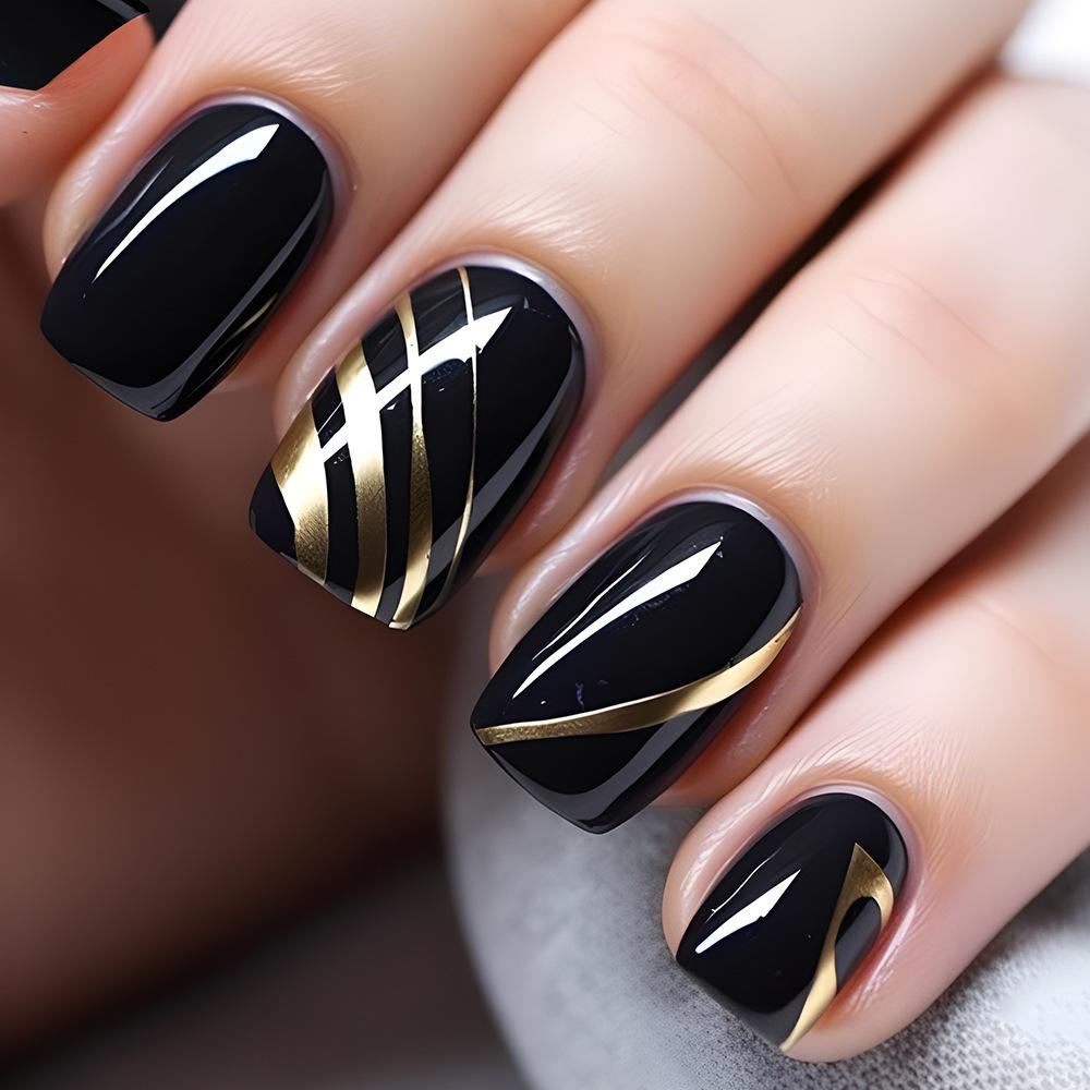 24Pcs Black Square Head False Nails with Golden Lines Design Short Finished Press on Nails Simple Wearable Full Cover Fake Nail