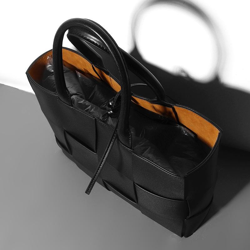 Сумка из натуральной кожи 2023 Осень/Зима Новая тканая большая сумка из коровьей кожи Европейские и американские сумки для внешней торговли Сумка в клетку Кожаная сумка