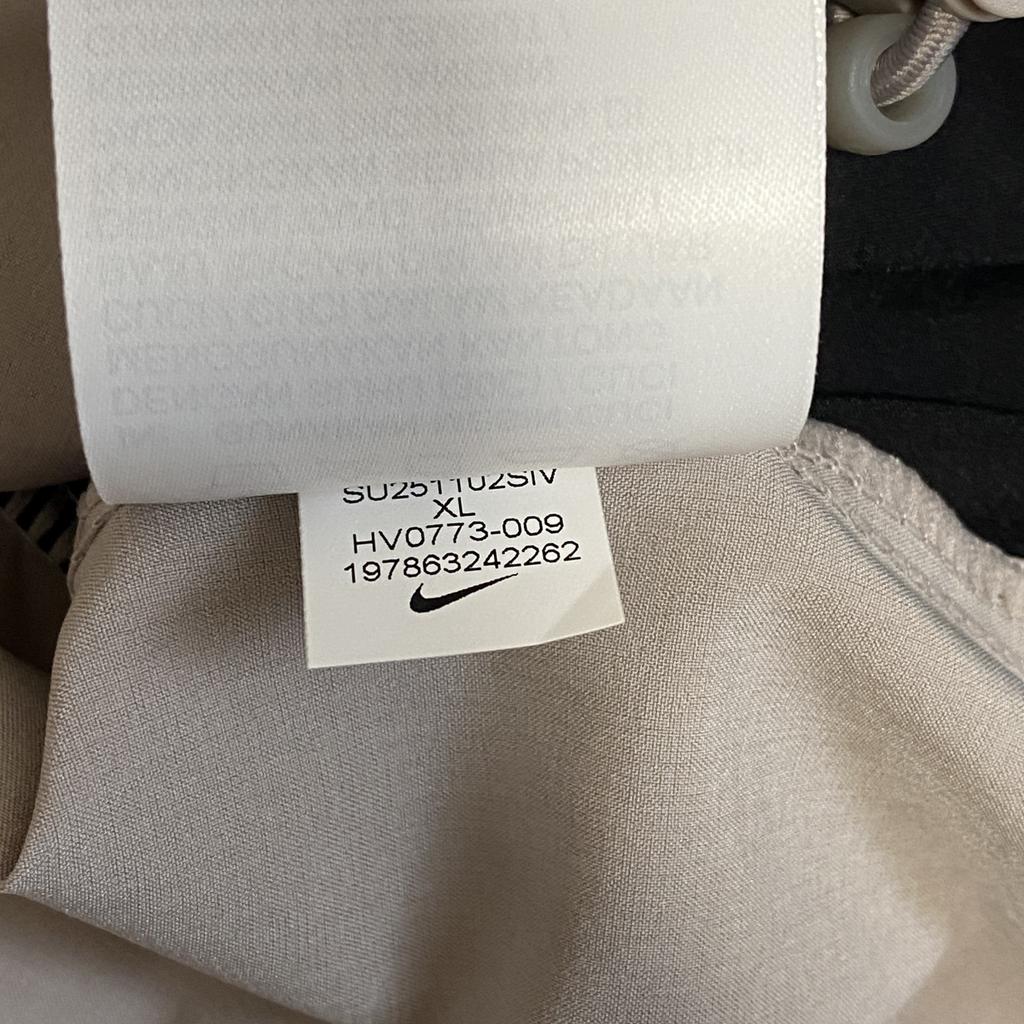 Подержанная футболка с коротким рукавом NIKEShort sleeve shirt Gurege/black Нейлон мужская