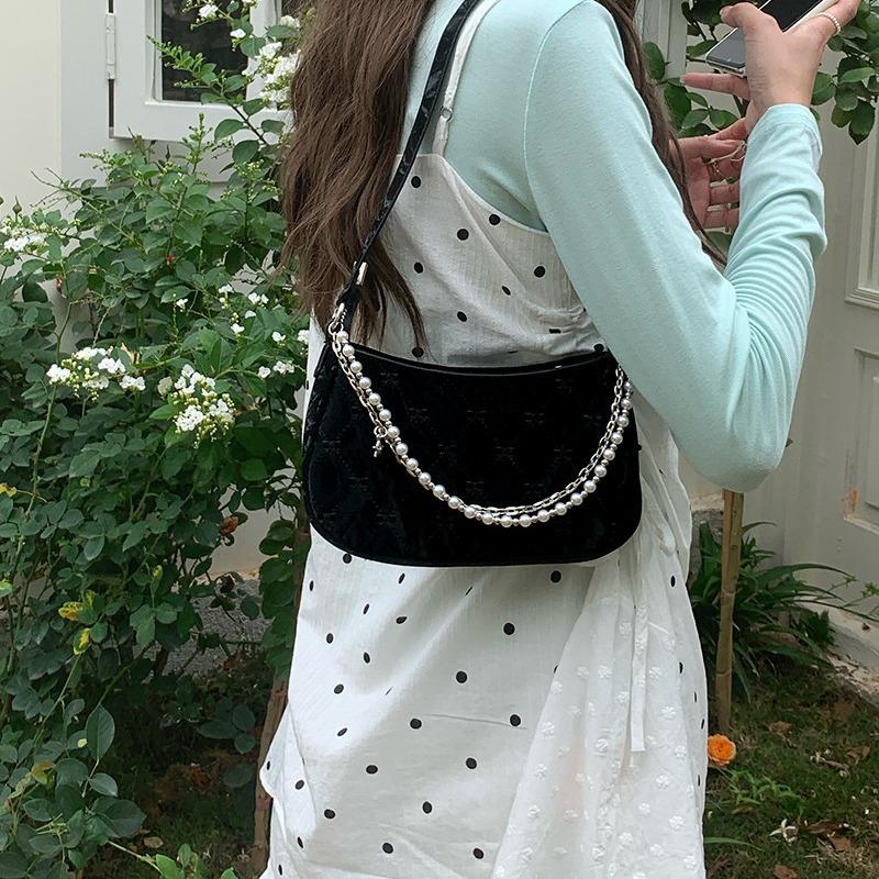 Korean Style Handheld Bag Fashion New Pearl Chain Bag Sweet and Cute Zipper Axillary Bags Women Solid Crossbody Bag Shoulder Bag