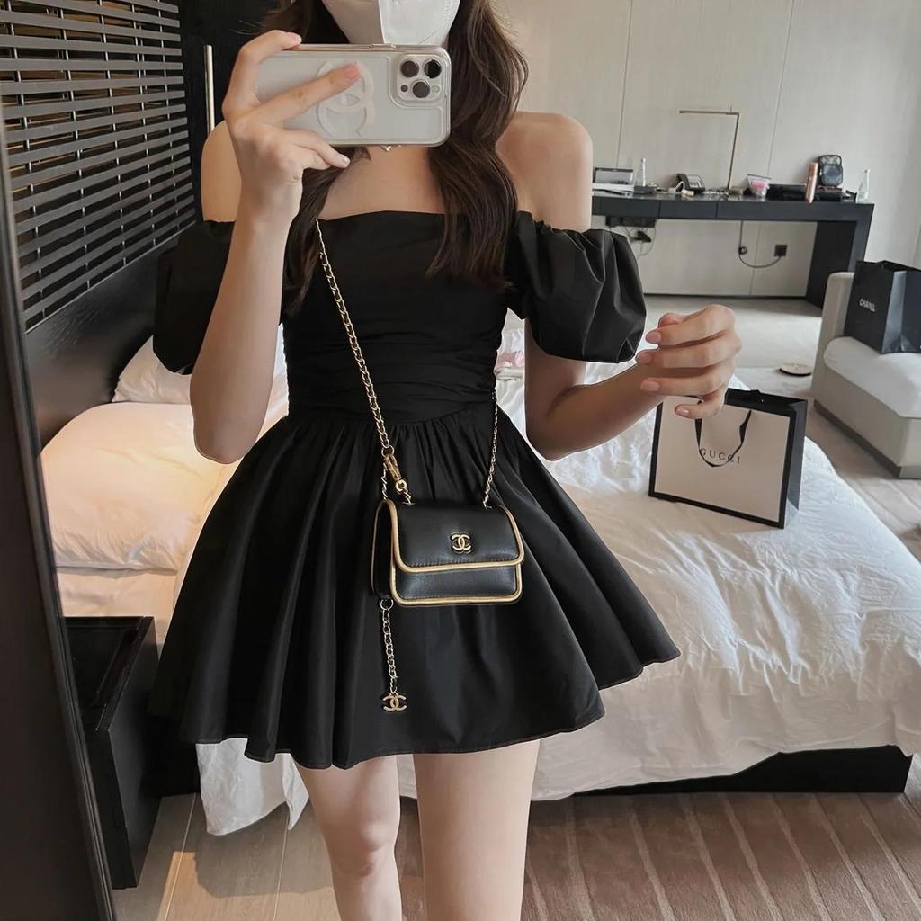 Летнее платье с рукавами-фонариками и открытыми плечами, которое можно носить двумя способами