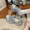 Платформенные кроссовки папы женские 2025 осень новые интернет-знаменитость универсальные ретро увеличивающие рост ins тренд показывающие маленькую ногу повседневные спортивные туфли