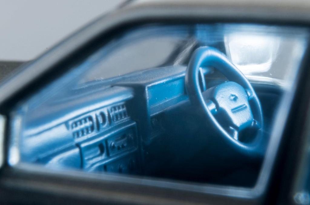 TOMYTEC Масштаб Tomica Limited Vintage Neo Nissan Gloria Wagon V20E GL Желтовато-серебристый Модель 1991 года 336181 1/64 LV-N244b (Собранная модель)