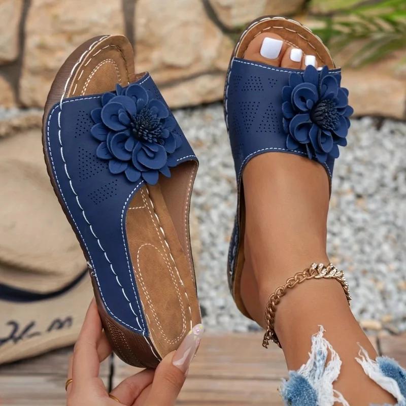 Модные женские тапочки Элегантные тапочки на низкой платформе 2025 Новые повседневные туфли на танкетке Женские летние сандалии на мягком каблуке Модные шлепанцы Женские