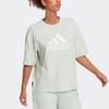 adidas Футболка Future Icons Badge Of Tee с логотипом и принтом, с круглым вырезом и коротким рукавом, женские топы, льняной-зеленый HK0508