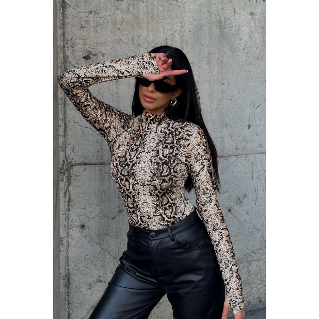 Женское черное боди с деталями на пальцах