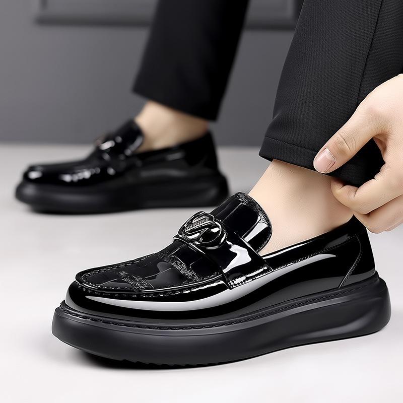 Fashion New Fashion Retro Casual Bright Men's Shoes Low Top Platform Korean Loafers Male British Style Business Leather Luxury Shoes Man