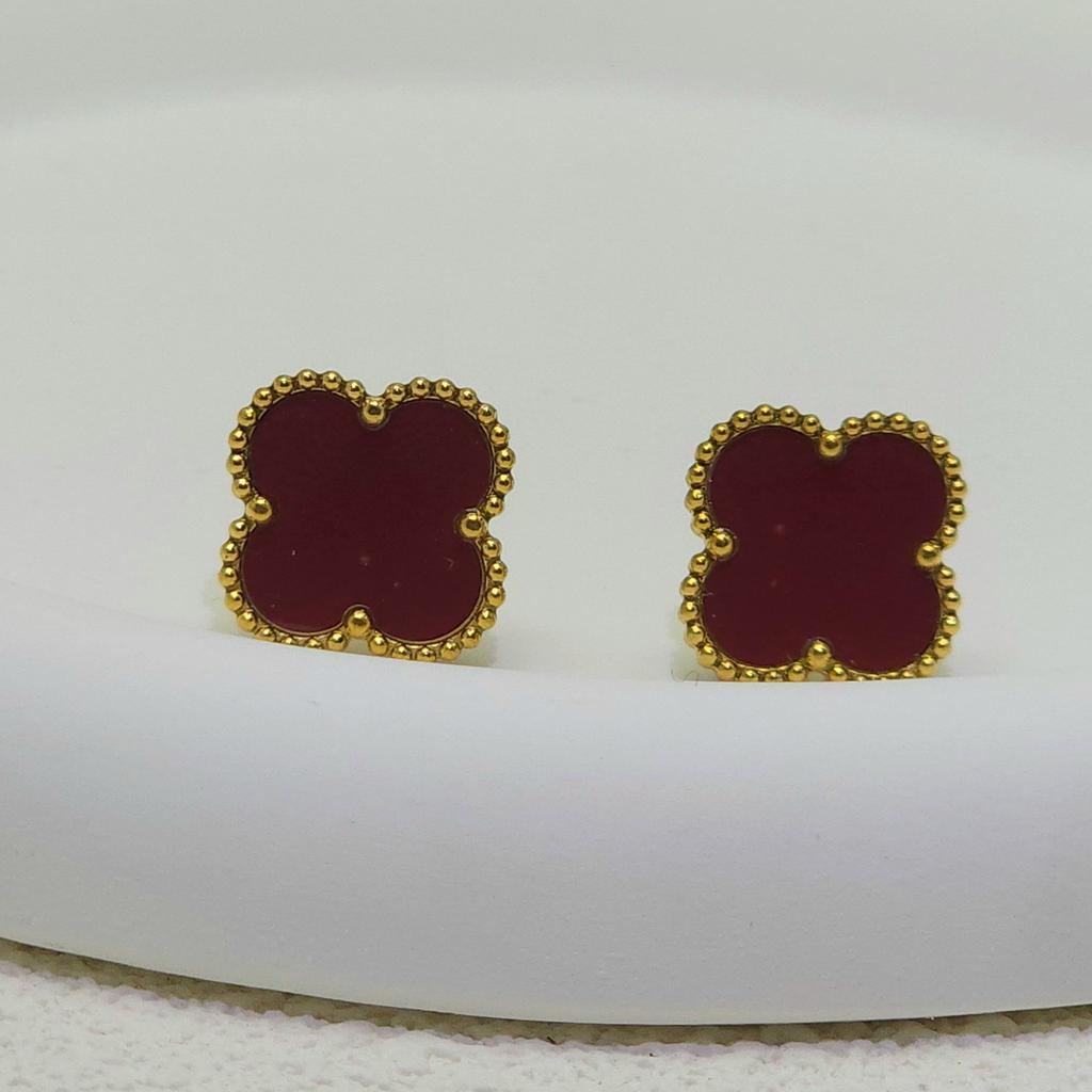 Высококачественная титановая сталь Натуральный перламутр Четырехлистный клевер Серьги для женщин 18K Модные Премиальные серьги