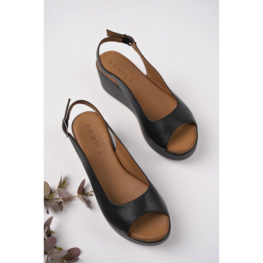 Женские босоножки из натуральной кожи с мягким каблуком