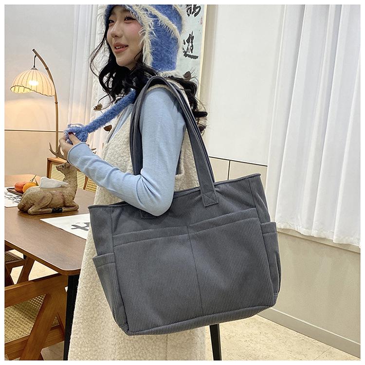 Вельветовая сумка-тоут в стиле ретро - многокарманная, вместительная сумка.