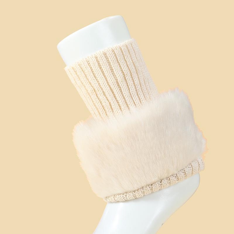 Женские пушистые вязаные гетры – однотонные, короткие, с отворотами, для осени и зимы.