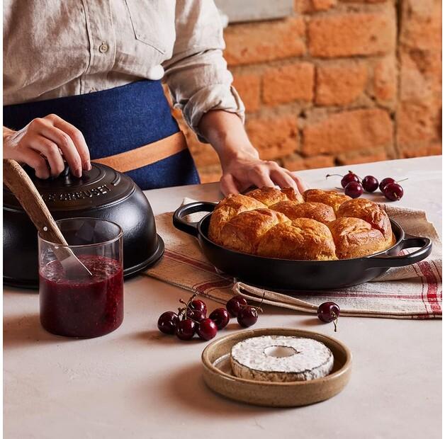 Хлебница чугунная Le Creuset 24 см 1,6 л черная матовая (21301240000430)