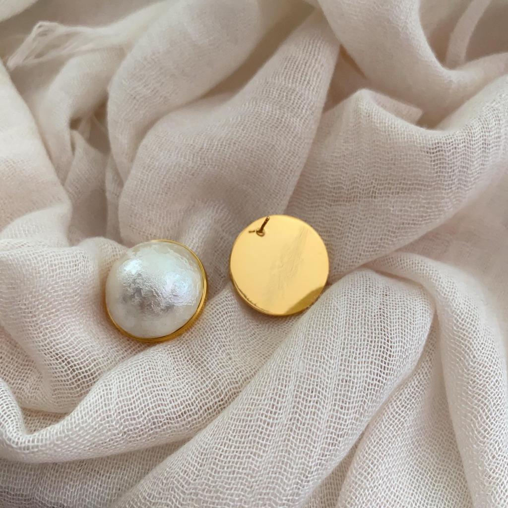 Half Round Cotton Pearl Stud Earrings Women'S 20 Light Luxury Retro Premium Large Pearl Earrings Temperament Earrings