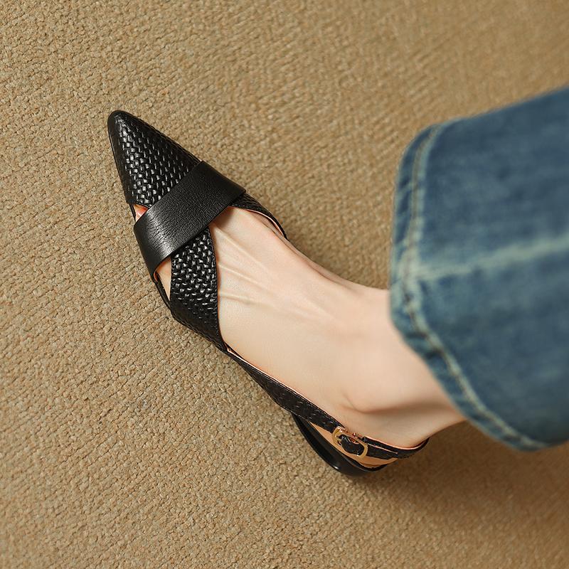 Мода 2025 Новый бренд Натуральная кожа Сандалии Острый носок Низкий каблук Женская обувь Летняя вечеринка Платье Серебристый Красный Обувь Большой размер 42