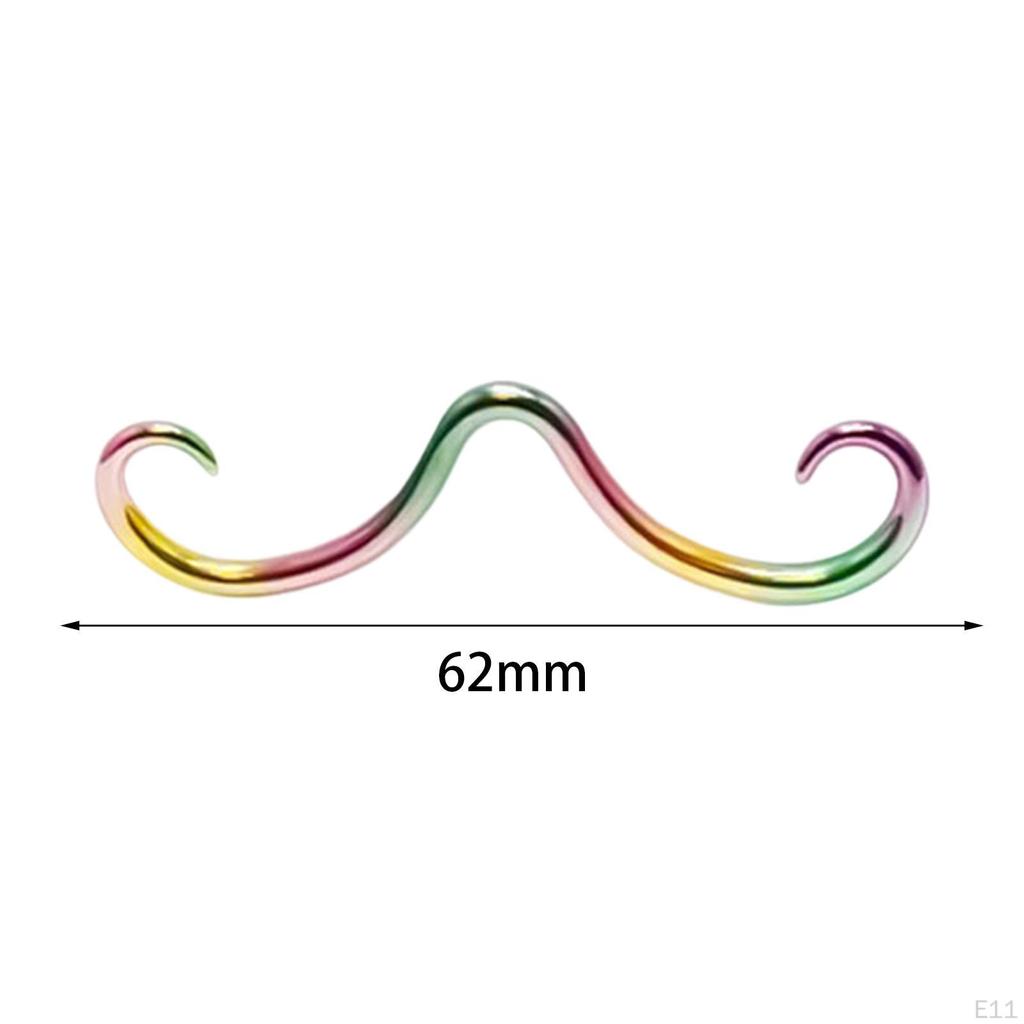 Классическое кольцо в носу с усами для особых случаев