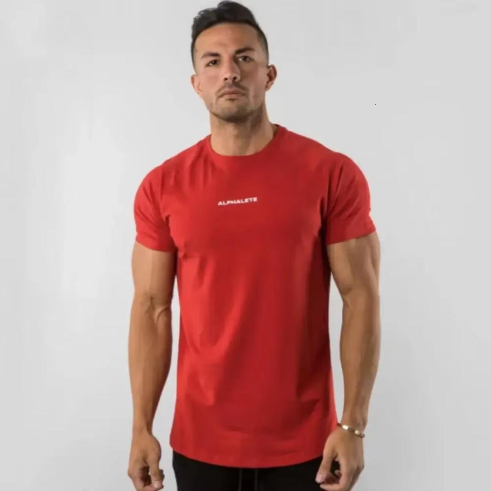 2026 Ретро Мужские Облегающие Хлопковые Футболки Muscle Fit для Фитнеса Бодибилдинга и Спортивных Тренировок Летняя Повседневная Одежда