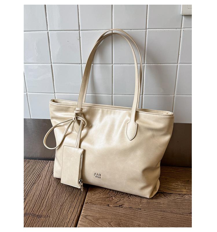 Simple and Large-capacity Tote Bag Women's 2025 New Fashion Texture Underarm Bag Casual Niche Commuter Shoulder Bag