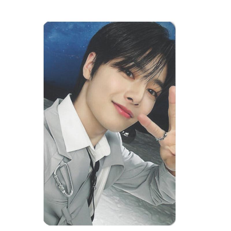 Stray Kids Специальная официальная фотокарточка PILOT и неизданная фотокарточка Rockstar (Саундвейв Специальный)