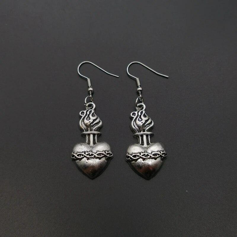 Металлические серьги-подвески в стиле панк-хип-хоп с бабочкой, черепом и цветком для мужчин и женщин, модные серьги в виде рок-креста, меча, сердца и пламени, ювелирные изделия