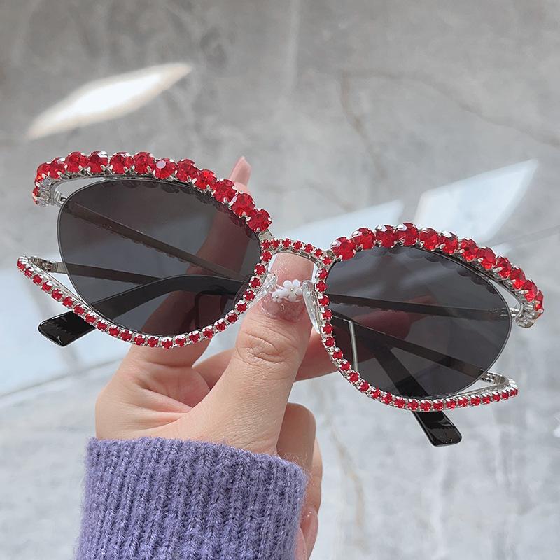 Fashion Vintage Diamond Sunglasses Women Luxury Brand Designer Cat Eye Sun Glasses Trending Sexy Ladies Shades Uv400