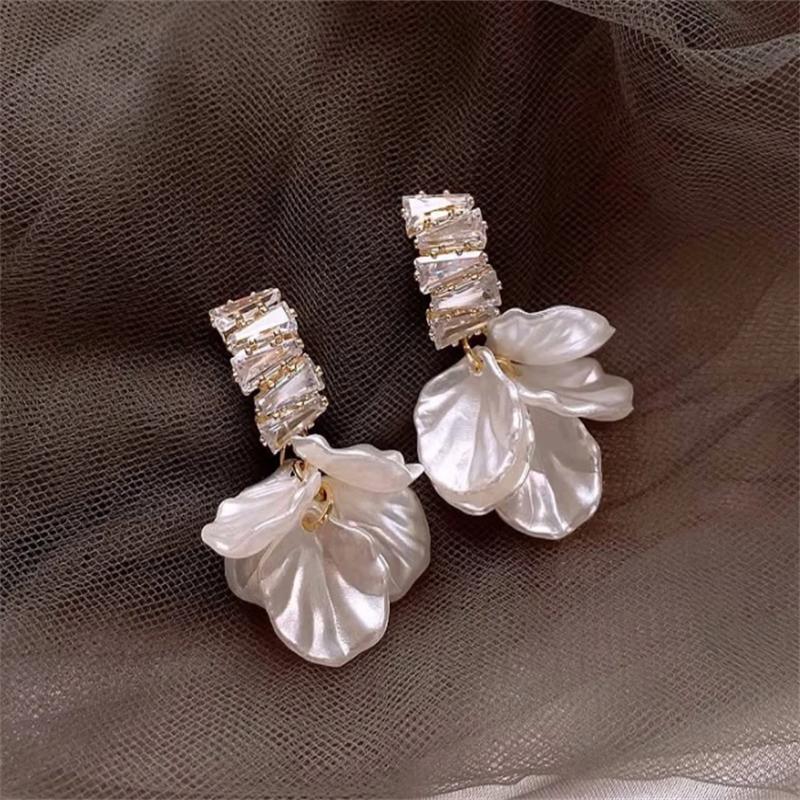 Korean New Simple Temperament Pearl Earrings Fashion Small Versatile Earrings Women's Jewelry