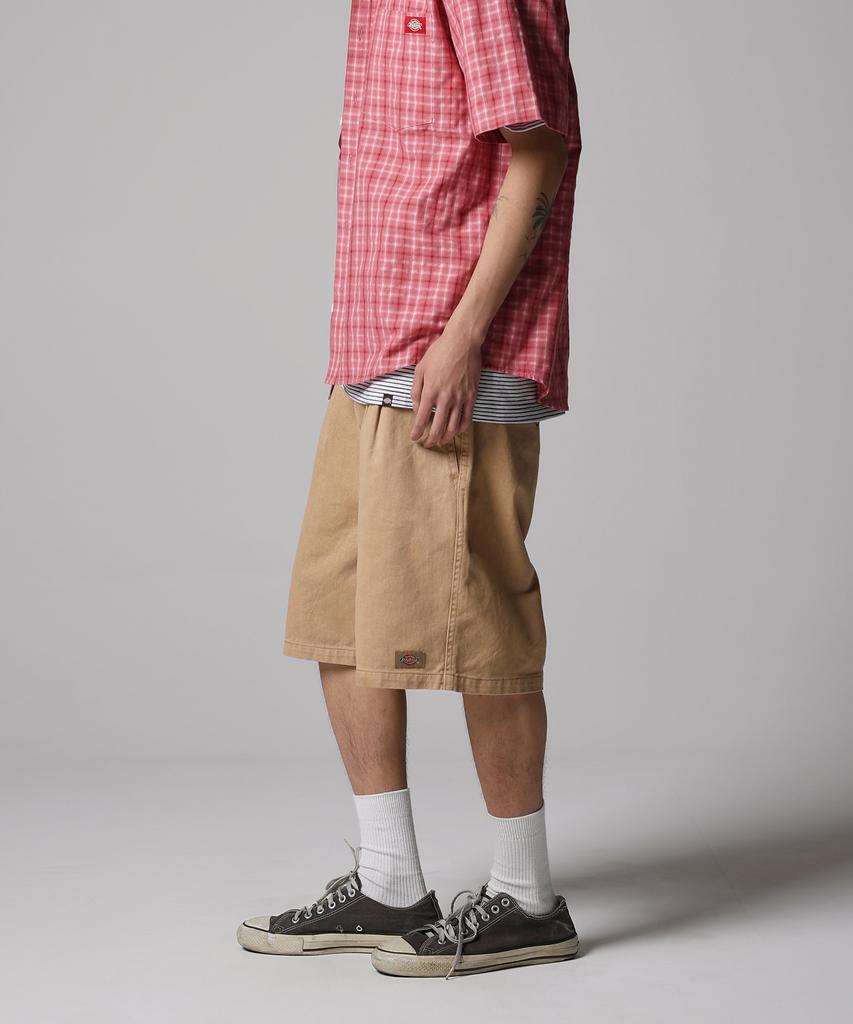 DICKIES Garment Dyed One-Pleat Twill Shorts Khaki