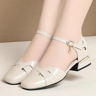 Всесезонные дышащие удобные туфли из натуральной кожи с вырезами Весна Лето 2025 Туфли на плоском квадратном каблуке Черные для офиса, для мамы