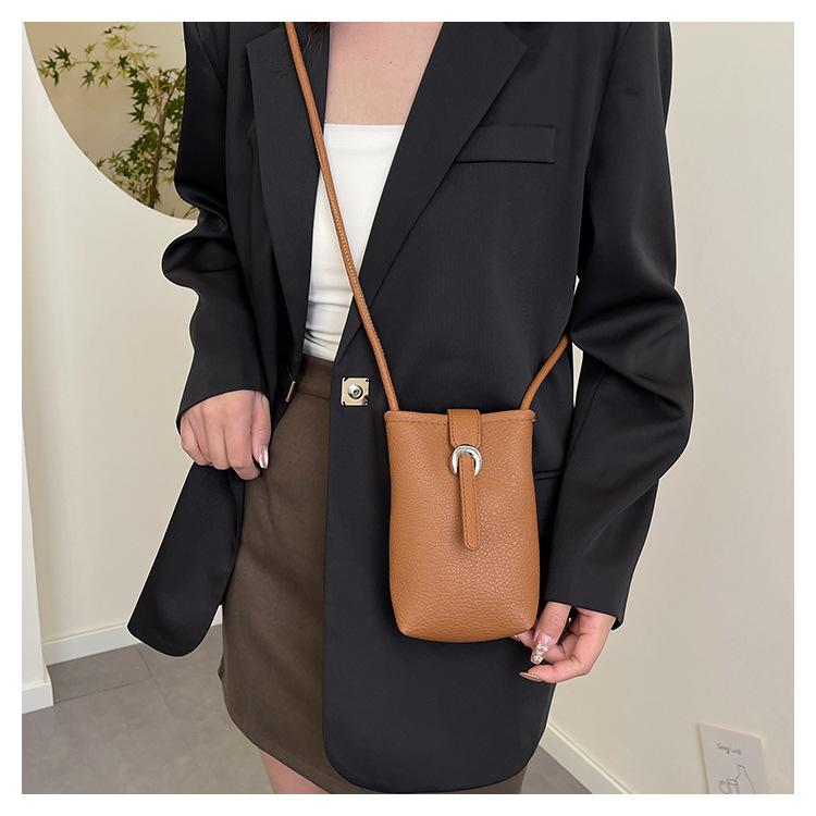 Новая популярная женская сумка через плечо Высококачественные сумки из искусственной кожи Большой вместимости Сумки кроссбоди для женщин Кошелек для телефона с клапаном