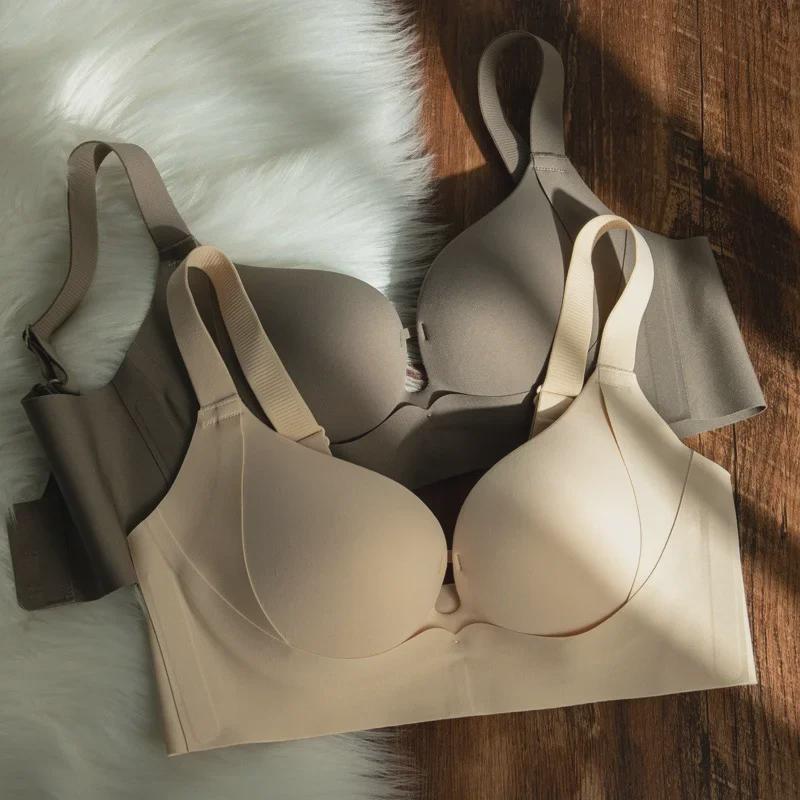 Seamless Lifting Bra for Small Busts - Smooth, Gathered Fit, Wireless, Anti-Sag Design