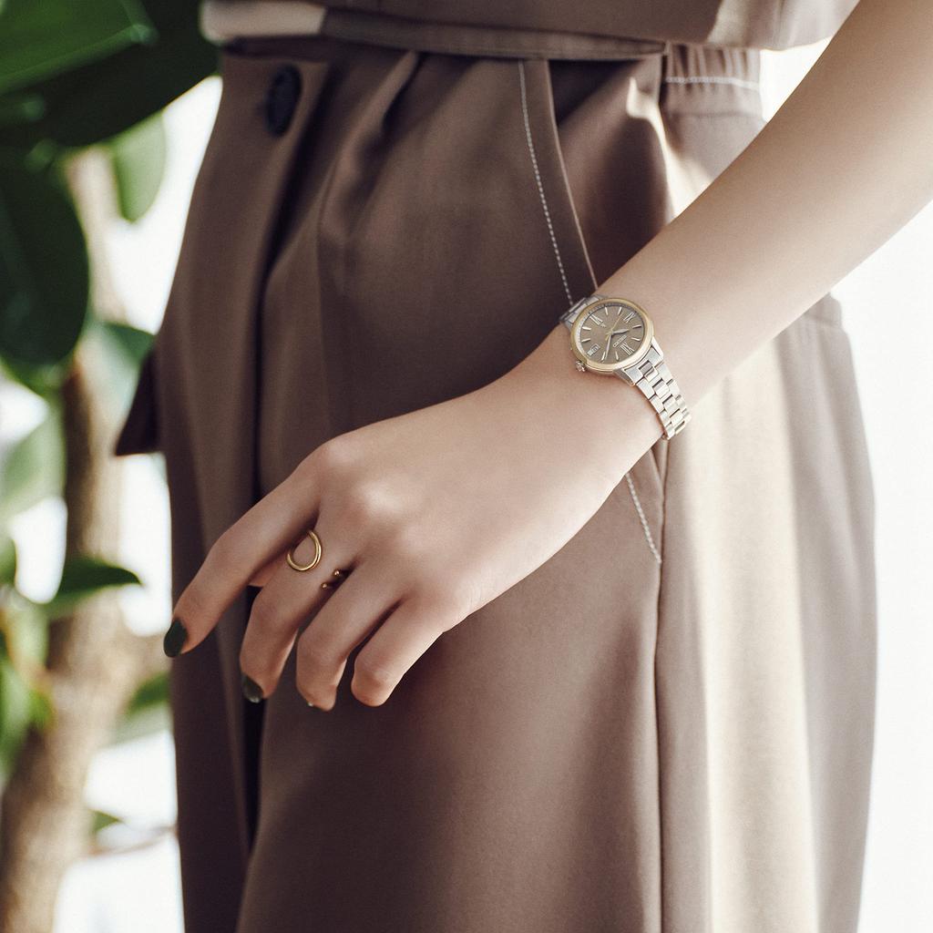 [Часы Seiko] Lukia Коллекция Grow Модель из нержавеющей стали Серебристый x Желтое золото SSVW208