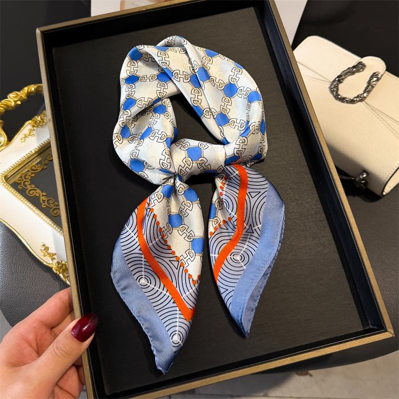 Geometric chain printed silk scarf square scarf high-end sense versatile shawl sunscreen neck small square scarf headscarf women's scarf