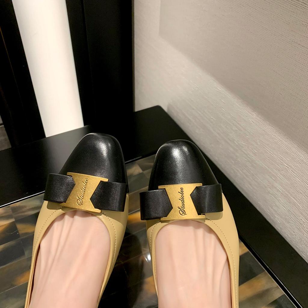 Версия из пятнистой коровьей кожи~ Виноградный цвет матери, тот же французский темперамент, цветовая гамма, кожаный бант, легкий вырез, толстый каблук, туфли-лодочки женские