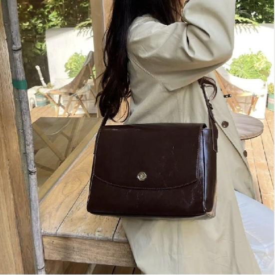 2025 Summer Hot-Selling Niche Design Bag Retro Large Capacity Textured Commuter Crossbody Messenger Bag