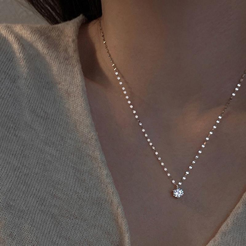 2025 New Fashion Simple Simple Fresh Six Claw Necklace Female Temperament Personality Collarbone Chain Jewelry