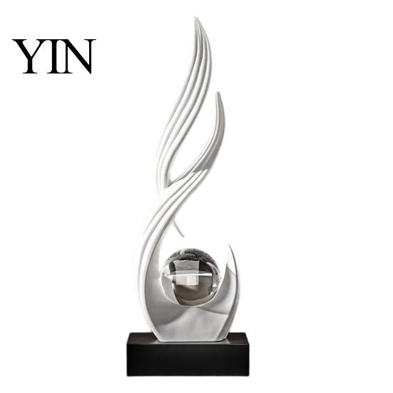 Smooth Curve Art Ornament Abstract Decorative Sculpture with Clear Crystal Ball, Modern Flowing Tabletop Decor Statue for Wine Cabinet Home