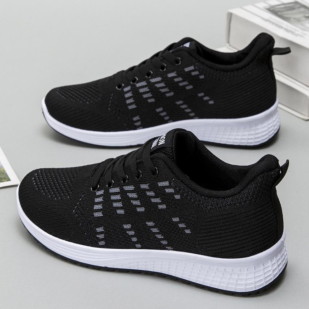 Large size new women's shoes spring and summer fly-woven mesh breathable sports shoes soft sole comfortable mother casual trendy shoes