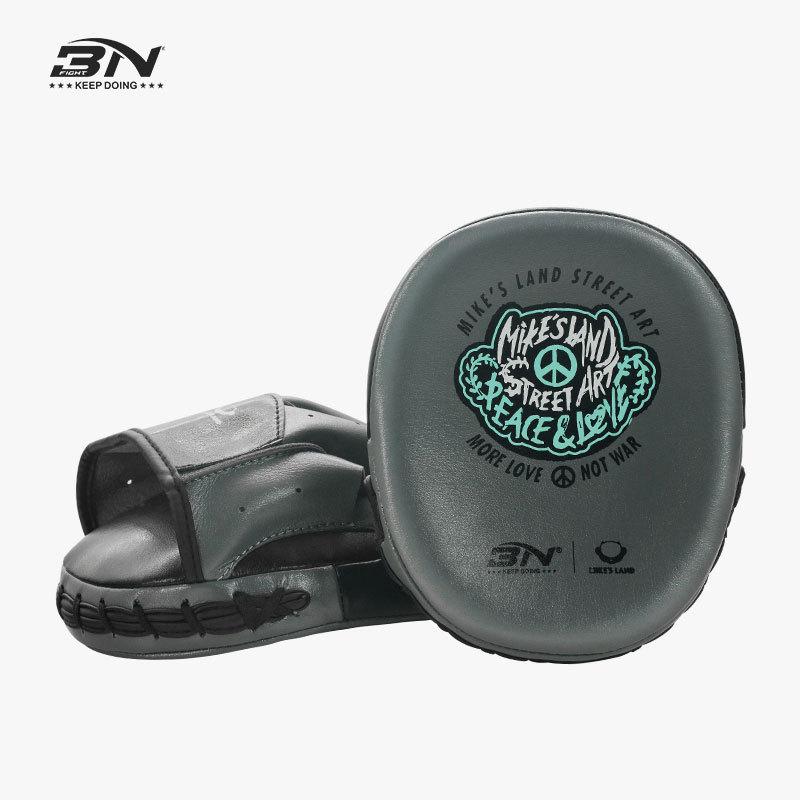 Маленькая ручная мишень BN с точной скоростью и откликом от тренера по тайскому боксу Санда Бритвенная мишень из микрофибры Профессиональная амортизирующая мишень для кулака