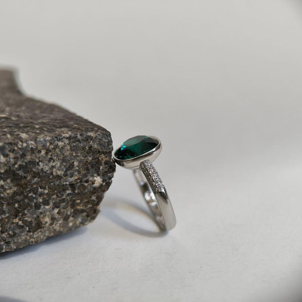 Silver Ring with Cubic Zirconia, Item Weight 4.39 G (60002280)