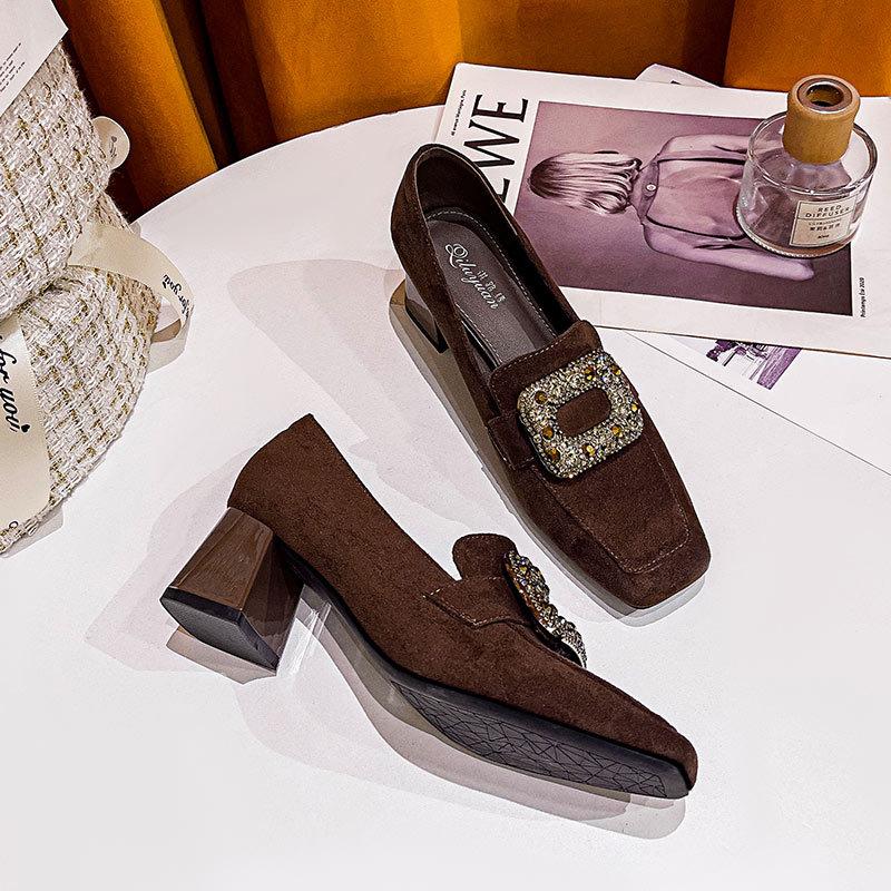 Туфли женские на толстом каблуке 2025 новая женская обувь в британском стиле со стразами, квадратной пряжкой, с глубоким вырезом, французские ретро-туфли с квадратным носком