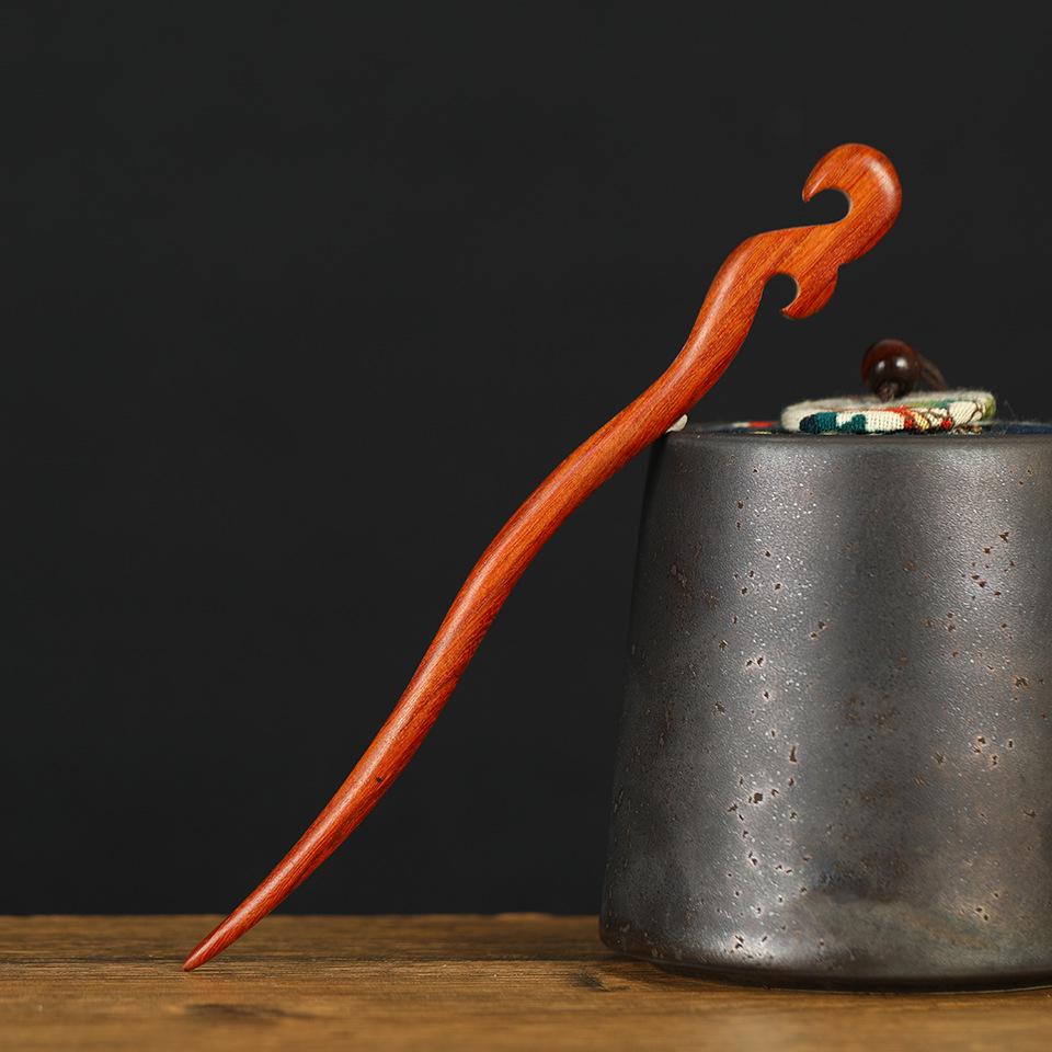 Заколка из красного сандалового дерева для прически-пучка: Элегантный древнекитайский стиль