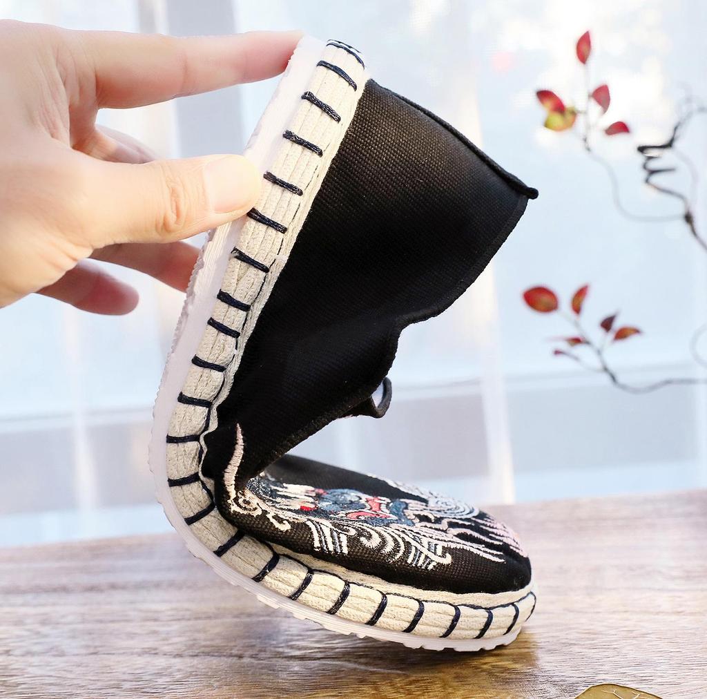 Мужские вышитые туфли из пекинской ткани: Мягкая подошва, дышащая, ручная работа