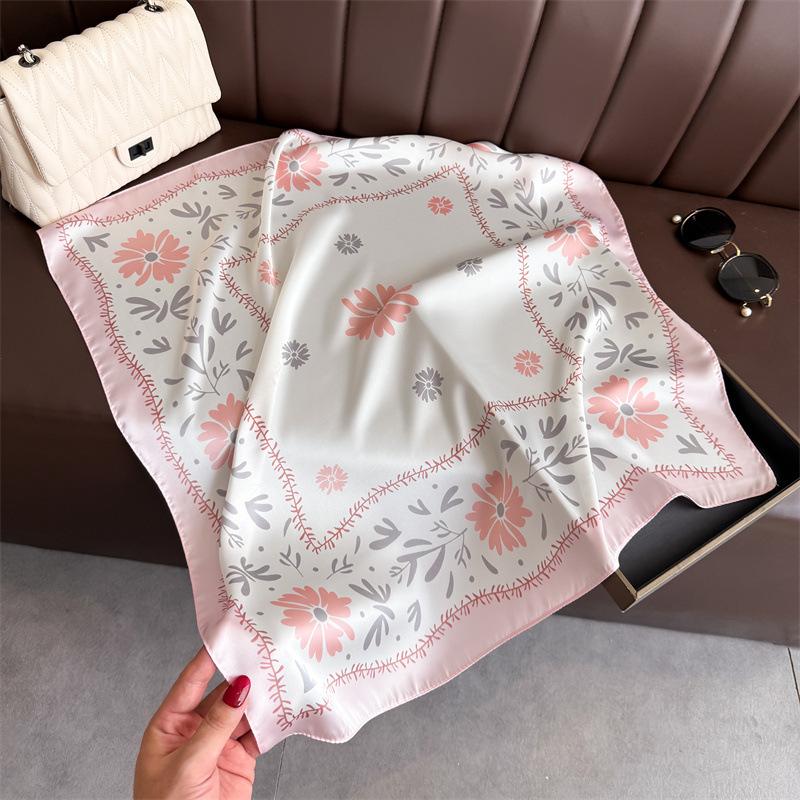 New Fashion 70X70cmPrinted Women's Scarf Pashmina Silk Scarf Square Shawl Decorative Headband Neck Luxury Design Bandana