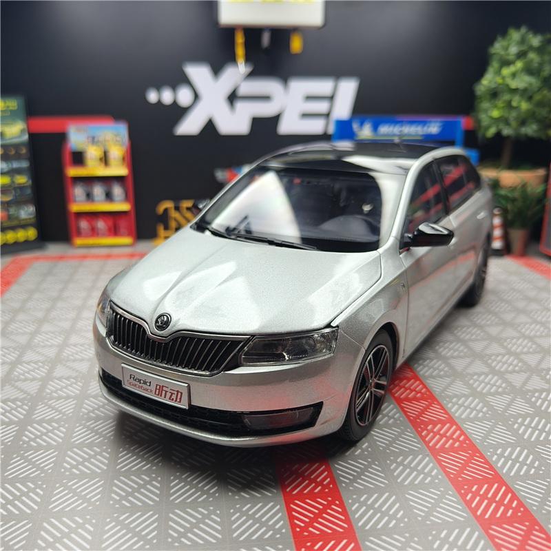 1:18 SKODA Rapid Spaceback Литой Универсал Модель Автомобиля Литьевой Металл Транспортные Средства Модель Автомобиля Симуляция Коллекция Детская Игрушка Подарок