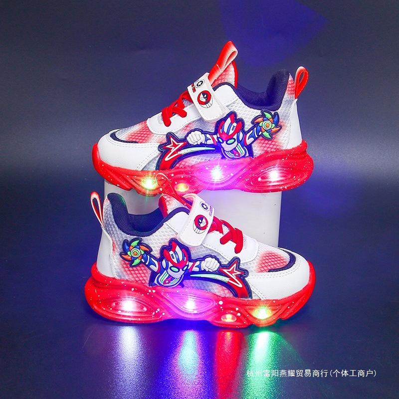 Детские туфли с подсветкой Спортивные туфли для мальчиков Осенние светящиеся детские туфли Кожаная поверхность Водонепроницаемая нескользящая мягкая подошва Мультяшные детские