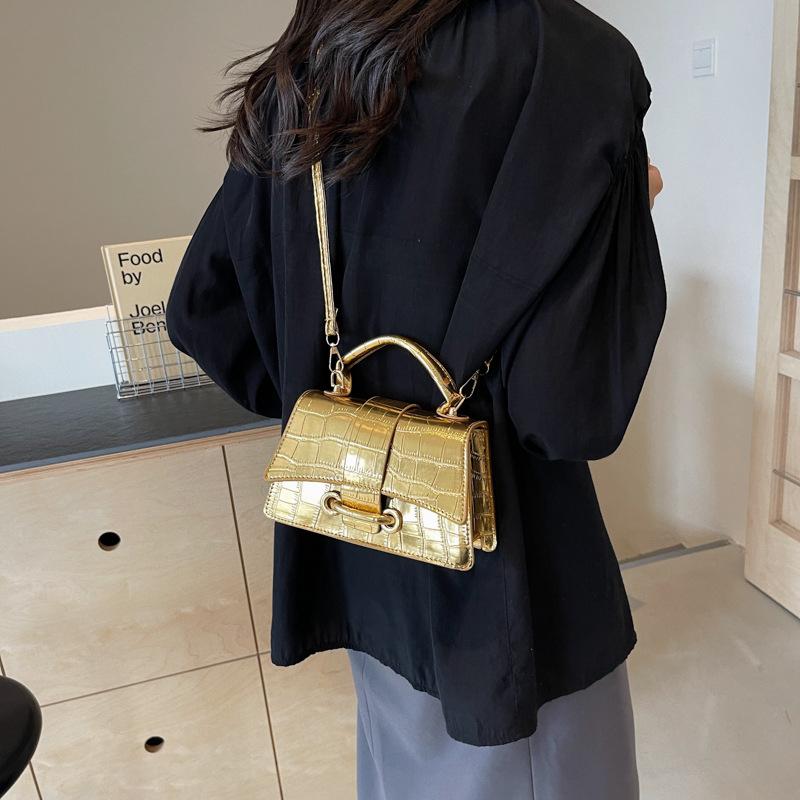 Простая новая женская сумка 2024 года, летний тренд, простая портативная маленькая квадратная сумка, персонализированная модная повседневная сумка-мессенджер через плечо